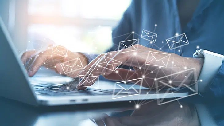 Digitale Bewerbungsunterlagen -Gilt ein Betriebsrat mit Einsichtsrecht in digitale Bewerbungsunterlagen als ordnungsgemäß unterrichtet? Beschluss des BAG 1 ABR 28/22