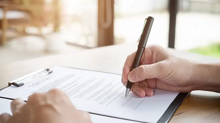 Äußere Form des Arbeitszeugnisses – Faltung, Unterschrift und Adressfeld